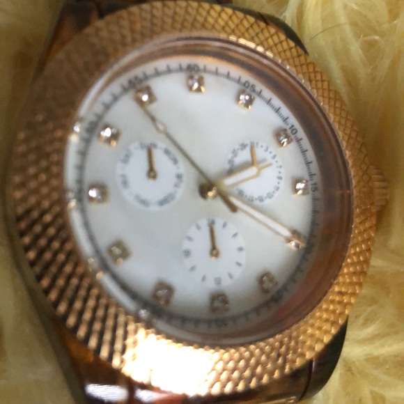 Ladies flip lock expandable vintage tortoise shell brown watch with crystals - Picture 6 of 6